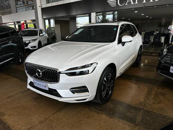 VOLVO XC60 2.0 T8 HYBRID MOMENTUM AWD GEARTRONIC